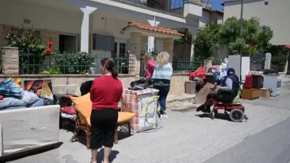 Έξωση-ντροπή στη Χαλκιδική: Ο 83χρονος με την οικογένειά του επέστρεψαν στο σπίτι τους