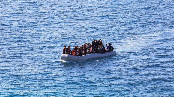 Τραγωδία στη Μάγχη: Νεκροί μητέρα και παιδί σε υπερφορτωμένη λέμβο