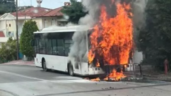 Φωτιά σε λεωφορείο στη Θεσσαλονίκη