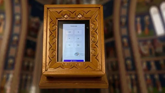 Ανάβουν κερί με κάρτα: Το πρώτο POS σε παγκάρι εκκλησίας - Σε ποιό ναό τοποθετήθηκε