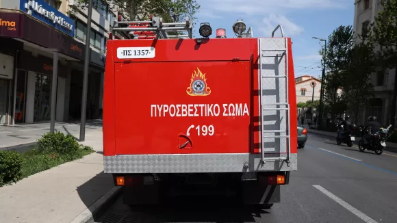 Λιοσίων: Φωτιά σε εγκαταλελειμμένο κτίριο - Πού έχει διακοπεί η κυκλοφορία
