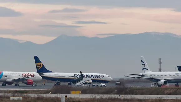 Ryanair: Ζητά πίσω τις αυξήσεις του 2024 από αεροσυνοδούς στην Ισπανία