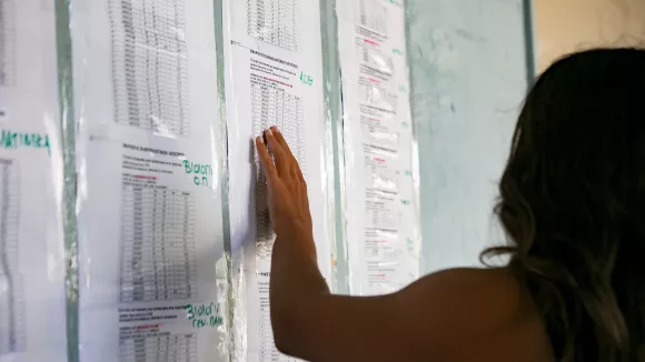 Βάσεις 2025 Πτώση και έως και 30% κενές θέσεις βλέπει το ChatGPT