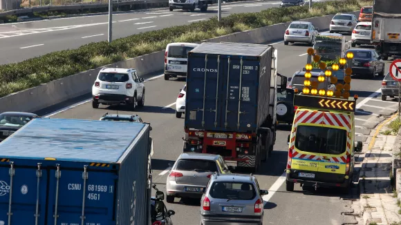 Στο στόχαστρο της ΑΑΔΕ τα φορτηγά – Ξεκινούν ψηφιακοί έλεγχοι με «τσουχτερά» πρόστιμα