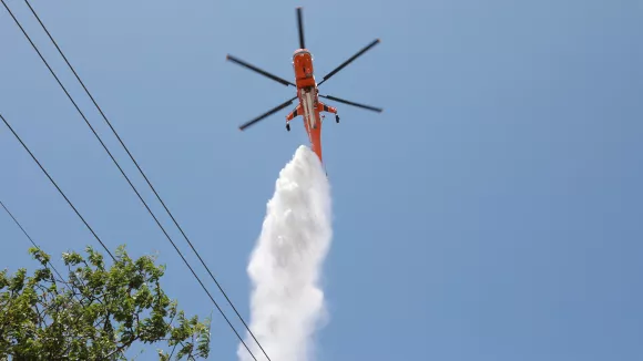 Φωτιά τώρα στο Κορωπί - Επιχειρούν 55 πυροσβέστες
