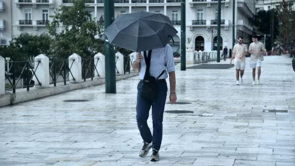 Καιρός με δύο «πρόσωπα»: Ζέστη, βροχές και ισχυροί άνεμοι σήμερα