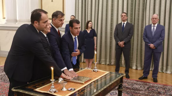 Προεδρικό Μέγαρο: Ορκίστηκαν τα νέα μέλη της κυβέρνησης