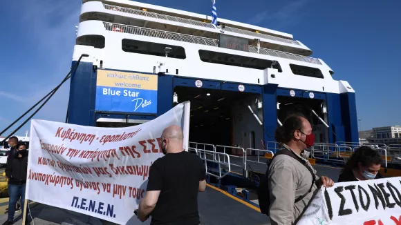 ΠΕΝΕΝ: Νέα 24ωρη απεργία σήμερα - Προειδοποιεί με γενίκευσή της σε όλη την ακτοπλοΐα 