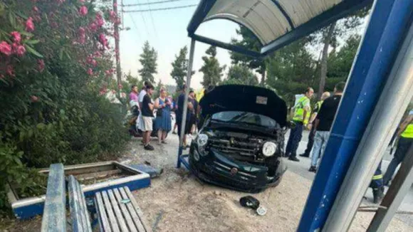 Χαλκιδική: Συνελήφθη 19χρονος που χωρίς δίπλωμα οδήγησης και μεθυσμένος έπεσε σε στάση ΚΤΕΛ
