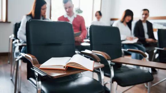 Δημόσιες ΣΑΕΚ (ΙΕΚ) Ανοίγουν οι εγγραφές σε 41 ειδικότητες αιχμής