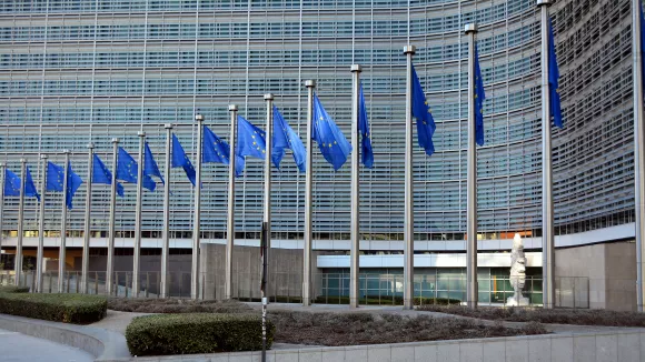 Ευρωπαϊκή Ένωση: 435 διορισμοί με μισθό +4.600 ευρώ - Λήγουν οι αιτήσεις