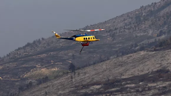 Μεγάλη φωτιά στο Μαραθώνα - Μήνυμα 112 για εκκένωση