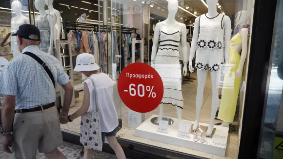 Καταστήματα ανοιχτά την Κυριακή λόγω εκπτώσεων – Το ωράριο λειτουργίας