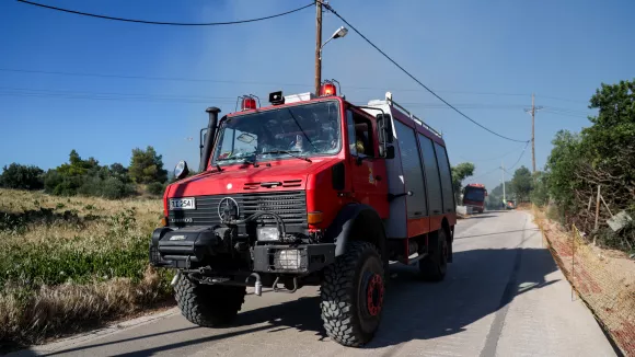 Φωτιά τώρα στο Κορωπί: Καίει κοντά σε κατοικημένη περιοχή