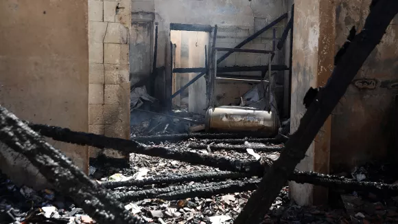 Εικόνες καταστροφής μετά τη φωτιά σε Κρυονέρι και Δροσοπηγή