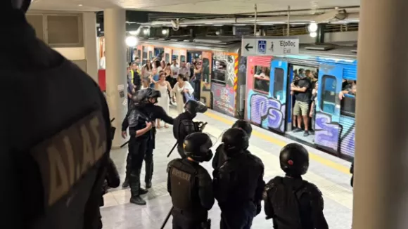 Σταθμός Μοναστηράκι: Καταγγελία για αστυνομική επίθεση σε διαδηλωτές υπέρ της Παλαιστίνης