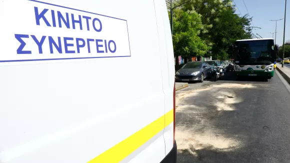 Λεωφόρος Συγγρού: Λεωφορείο συγκρούστηκε με αυτοκίνητο - Υπάρχουν τραυματίες