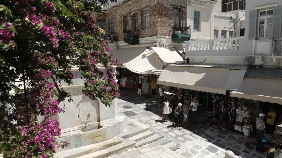Σχολικοί καθαριστές: 14 προσλήψεις στην όμορφη Τήνο - Από σήμερα οι αιτήσεις