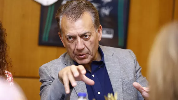 Απολογισμός μέτρων κατά της οπαδικής βίας: Live η διυπουργική συνέντευξη Τύπου