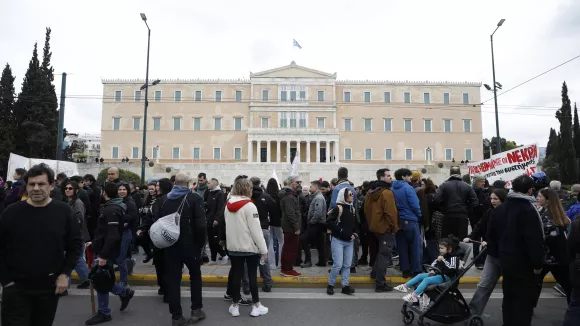 Δημόσιο: Απεργιακό «μπλακ άουτ» σήμερα - Τι ισχύει για τα ΜΜΜ