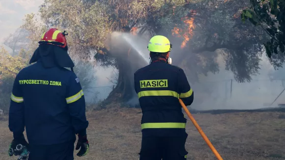 Φωτιά τώρα στον Άγιο Στέφανο 
