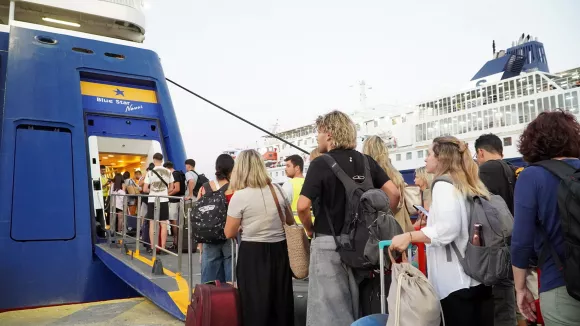 Αττική: Συνεχίζεται η μεγάλη έξοδος των αδειούχων - Γεμάτα τα πλοία