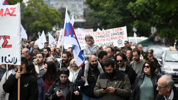 Σε απεργιακό κλοιό όλη η χώρα σήμερα - Τα αιτήματα των εργαζομένων