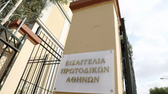Αρπαγή βρέφους από 17χρονο στον Πειραιά: Κακουργηματική δίωξη σε βάρος του
