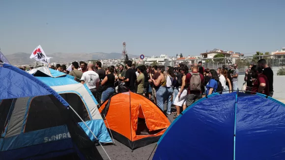 Φοιτητές: Διαμαρτυρία έξω από το ΥΠΑΙΘΑ για τα «πανεπιστήμια – super market» (εικόνες)