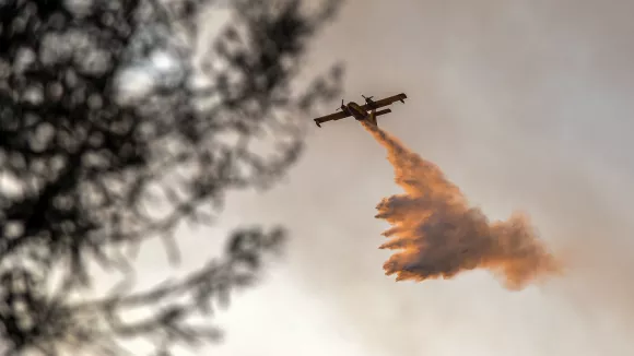 Μάνη: Μεγάλη φωτιά τώρα στο Αρχοντικό - Επιχειρούν εναέρια μέσα