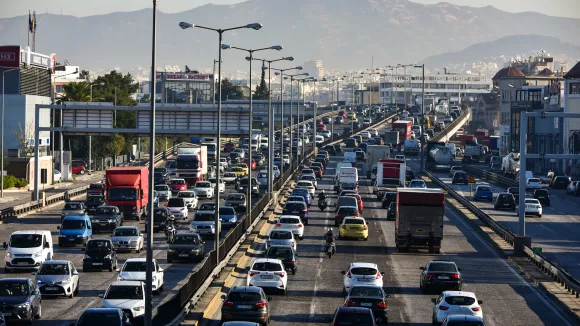 Κίνηση τώρα: Μποτιλιάρισμα χιλιομέτρων στον Κηφισό - Καθυστερήσεις στην Αττική Οδό