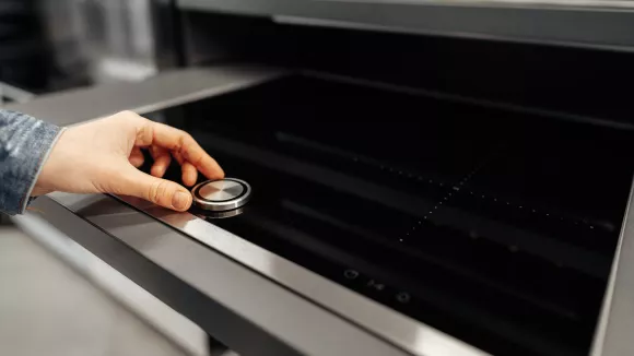 Κουζίνα: Έτσι θα εξαφανίσετε τις γρατζουνιές από την κεραμική εστία