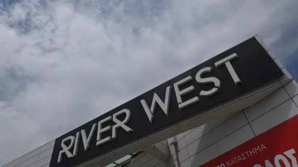 River West: Τηλεφώνημα για βόμβα - Εκκενώνεται το εμπορικό