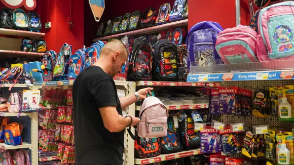 Σχολικά είδη: Γονείς αντιμέτωποι με υψηλές τιμές – Οι λίστες ξεπερνούν τα 100 ευρώ