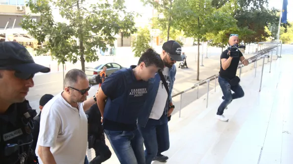 Αδελφοκτονία στη Θεσσαλονίκη: Τα «έριξε» στην κόρη ο πατέρας - «Μας τυραννούσε»