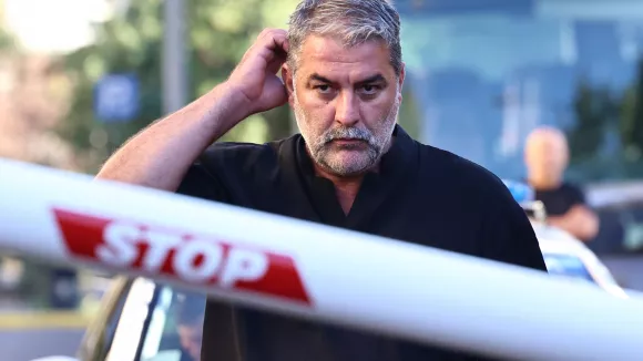 Μπισμπίκης: 1.200 ευρώ και αφαίρεση διπλώματος η πρώτη ποινή - Η στιγμή μετά το τρακάρισμα (βίντεο)