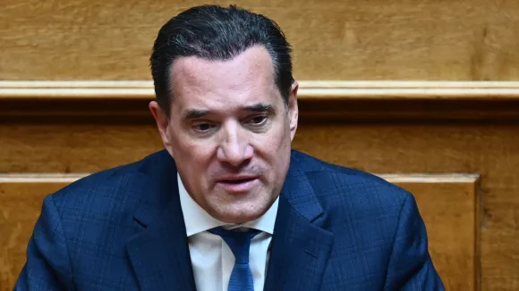 Γεωργιάδης για μπότοξ: Δε βρίσκεις ραντεβού - Μόνο ο Άδωνις έχει κάνει;