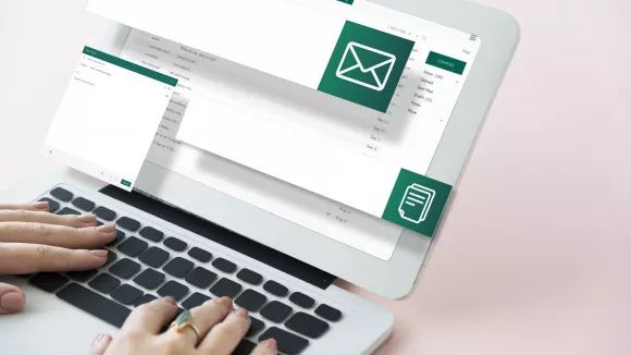 Νομίζετε ότι είστε ευγενικοί στα email; Κάνετε 5 λάθη που σας εκθέτουν!