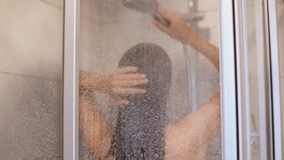 Τόσο απλά είναι τα κόλπα για να μη θαμπώνει ο καθρέφτης μετά το μπάνιο