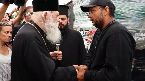 Πάνος Ρούτσι: Στο πλευρό του ο αρχιεπίσκοπος Ιερώνυμος - «Ήρθα να δω έναν άνθρωπο που υποφέρει»