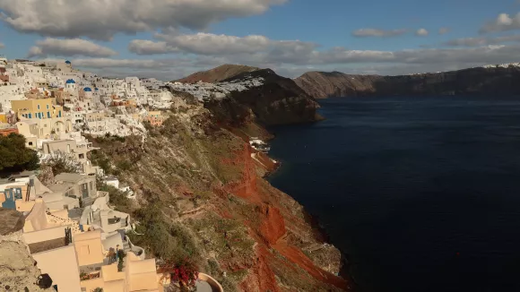 Δημόσιο: Άνοιξαν 19 προσλήψεις χωρίς πτυχίο στη Σαντορίνη