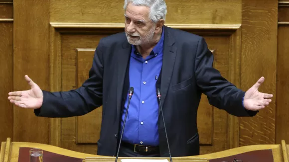 Δρίτσας: Ορκίστηκε βουλευτής στη θέση του Τσίπρα - Στην Νέα Αριστερά η έδρα