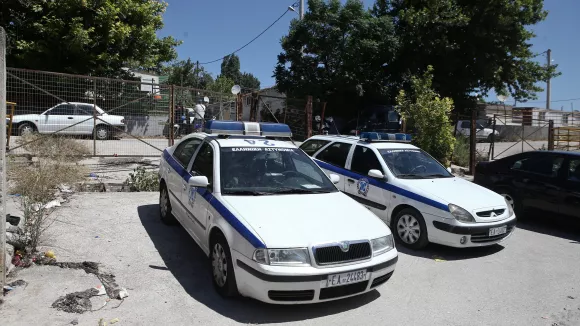 Μενίδι: 14χρονη εμφανίστηκε με νεκρό βρέφος στην αστυνομία - Την ξυλοκόπησε η μητέρα της και απέβαλε