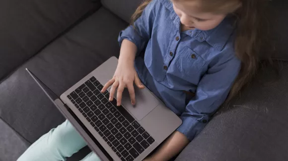 Επίδομα παιδιού: Άνοιξε η ηλεκτρονική πλατφόρμα Α21 