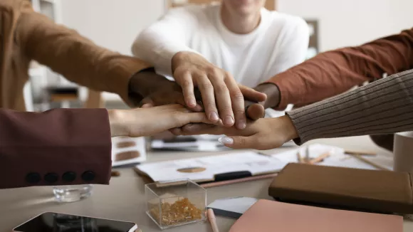 Θέσεις εργασίας και προσλήψεις