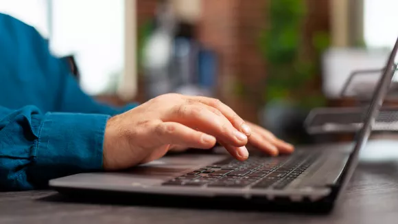 Θέσεις εργασίας και προσλήψεις