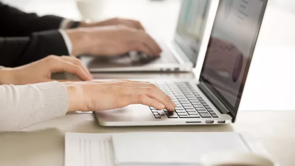 Θέσεις εργασίας και προσλήψεις