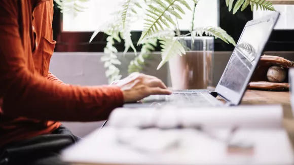 Θέσεις εργασίας και προσλήψεις