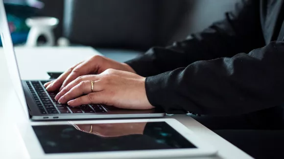 Θέσεις εργασίας και προσλήψεις