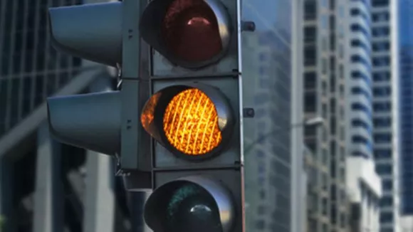 Νέος ΚΟΚ και πορτοκαλί φανάρι: Το πρόστιμο εάν το παραβιάσετε